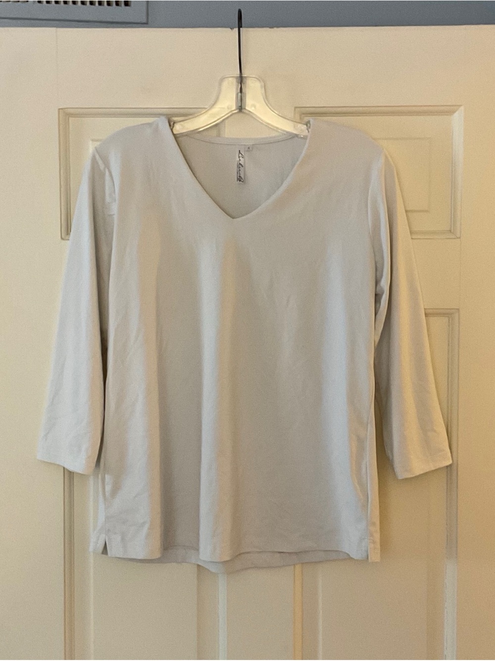 Lulu-b V Neck 3/4 Sleeve Top White Moisture Wicking UPF 50+ Size S Travel